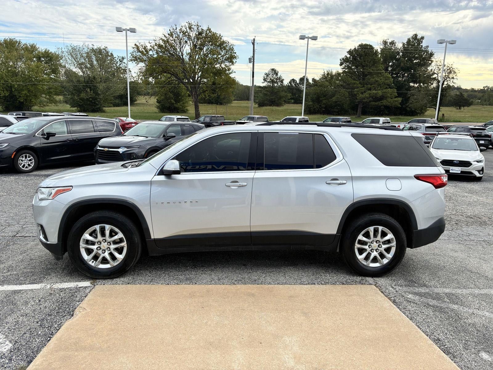 2021 Chevrolet Traverse LT Cloth