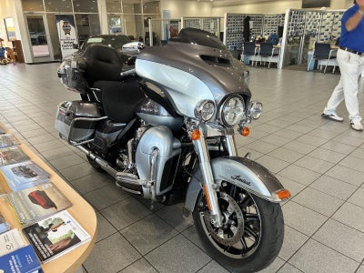 2014 HARLEY-DAVID FLHTK Base