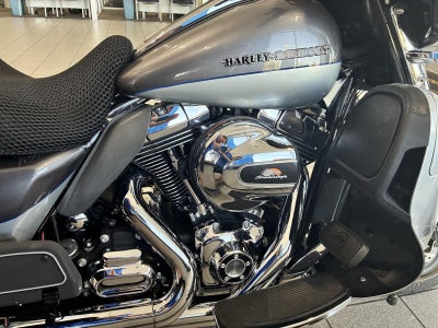 2014 HARLEY-DAVID FLHTK Base