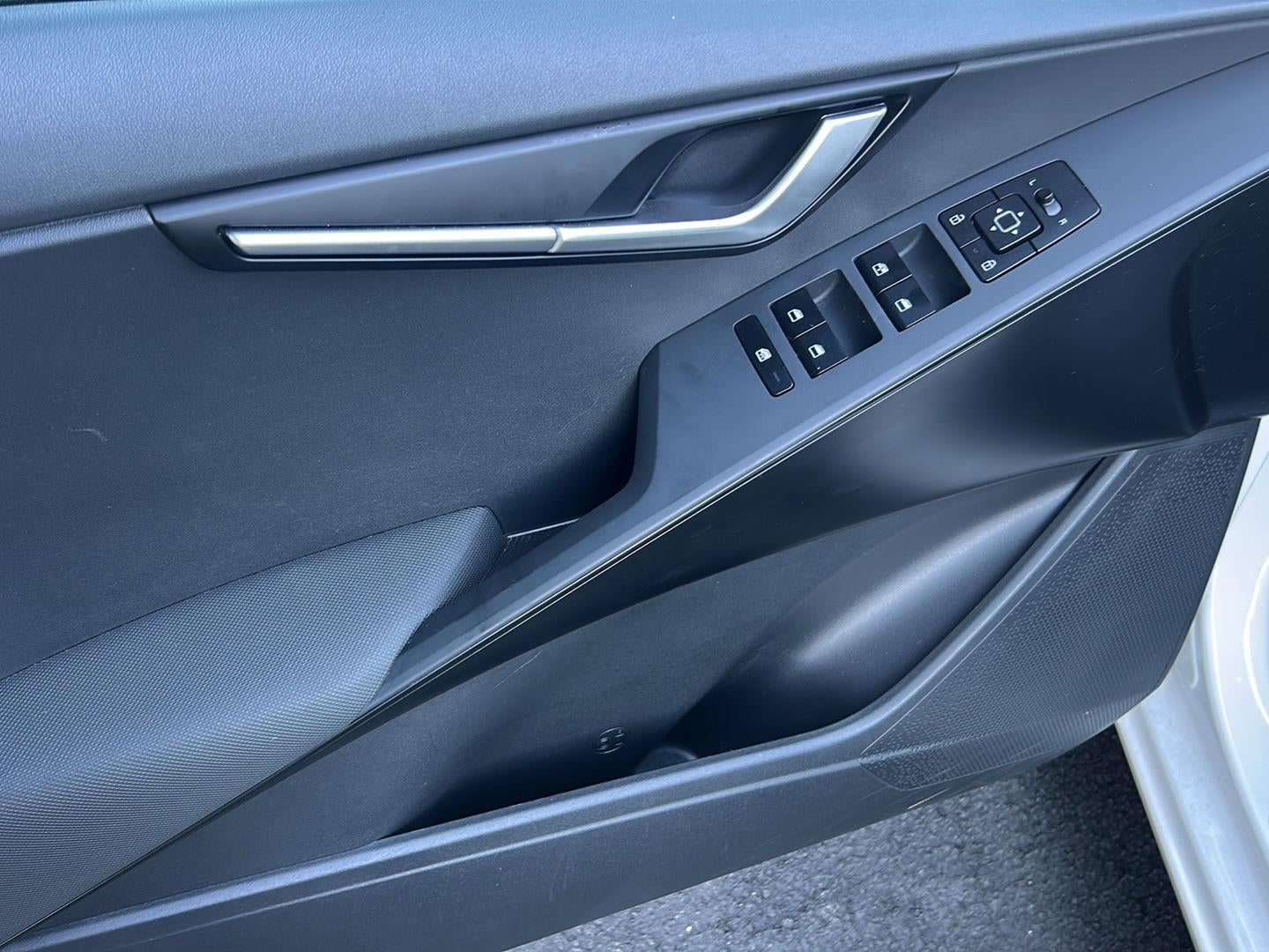 2025 Kia Niro LX
