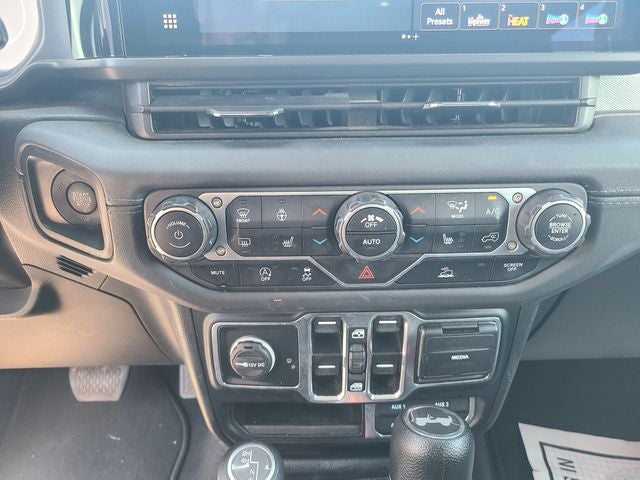2024 Jeep Wrangler 4-Door Sahara 4x4