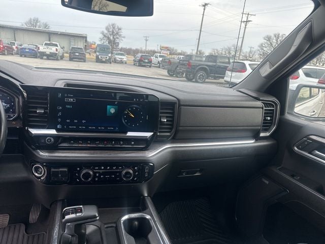 2023 Chevrolet Silverado 1500 4WD Crew Cab Short Bed LTZ