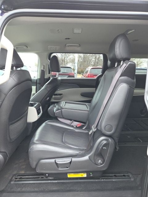2024 Kia Carnival MPV LX Seat Package